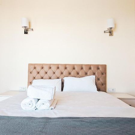 Gg Aparthotel Batumi Exteriör bild