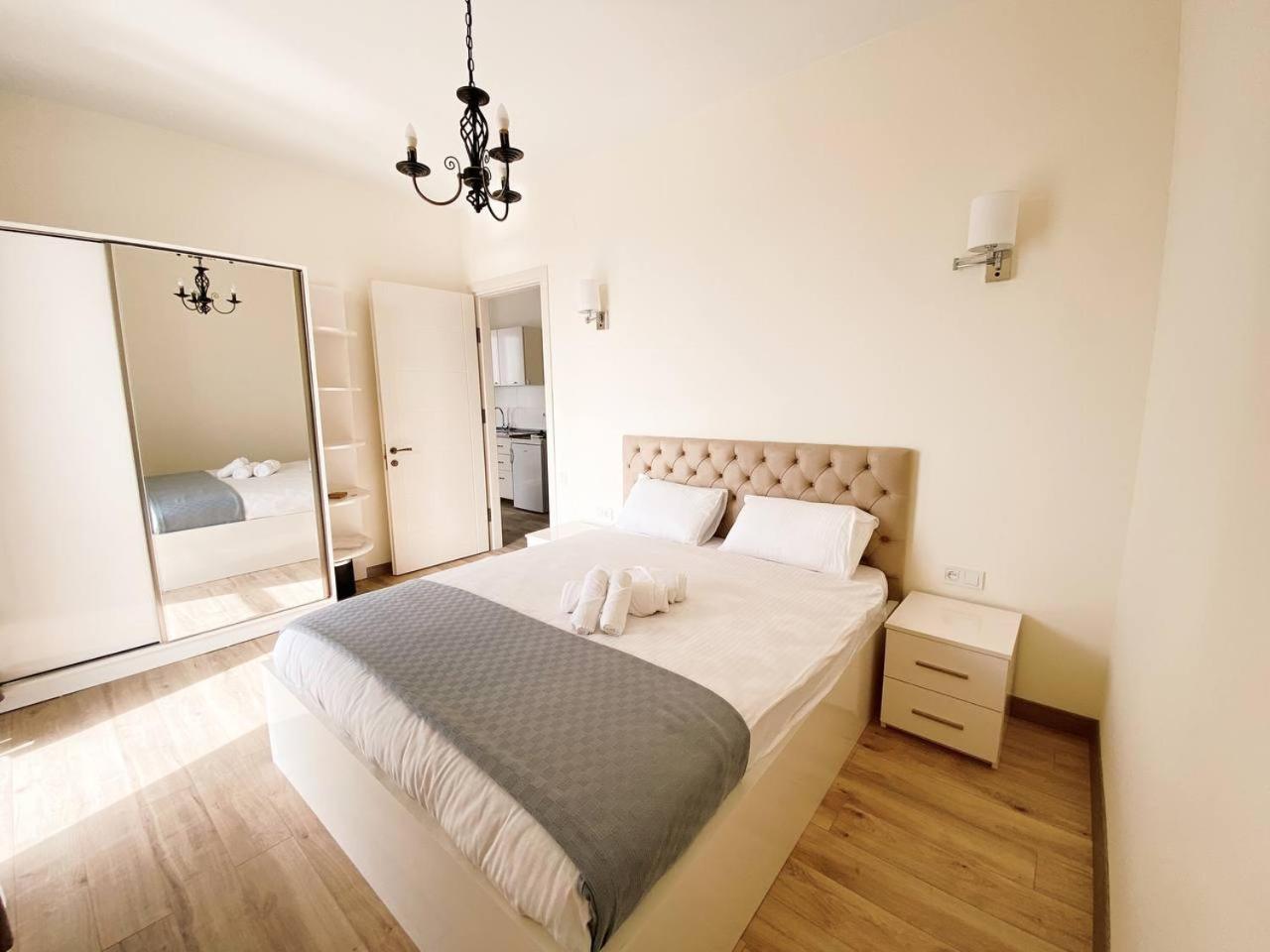 Gg Aparthotel Batumi Exteriör bild