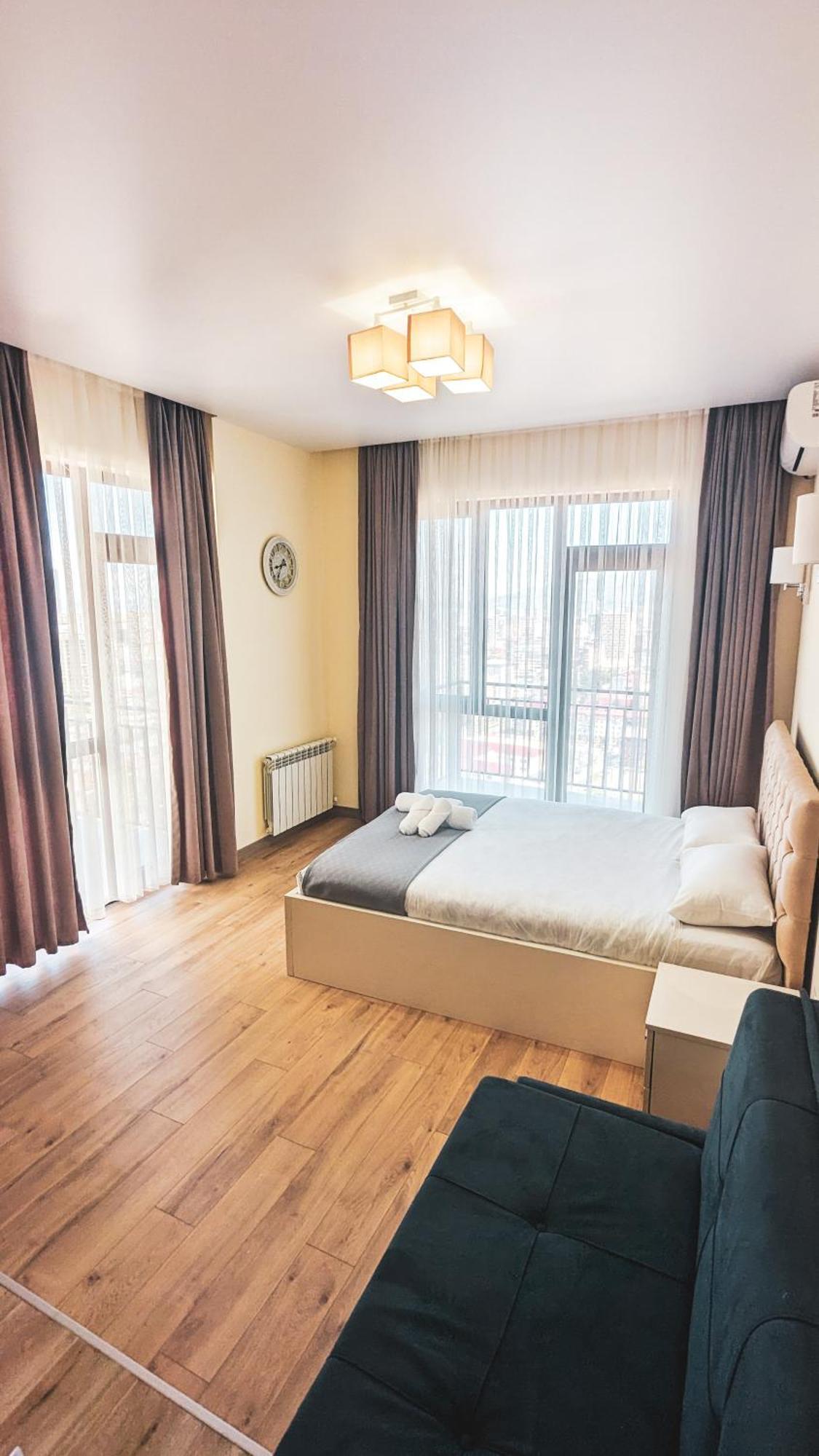 Gg Aparthotel Batumi Exteriör bild