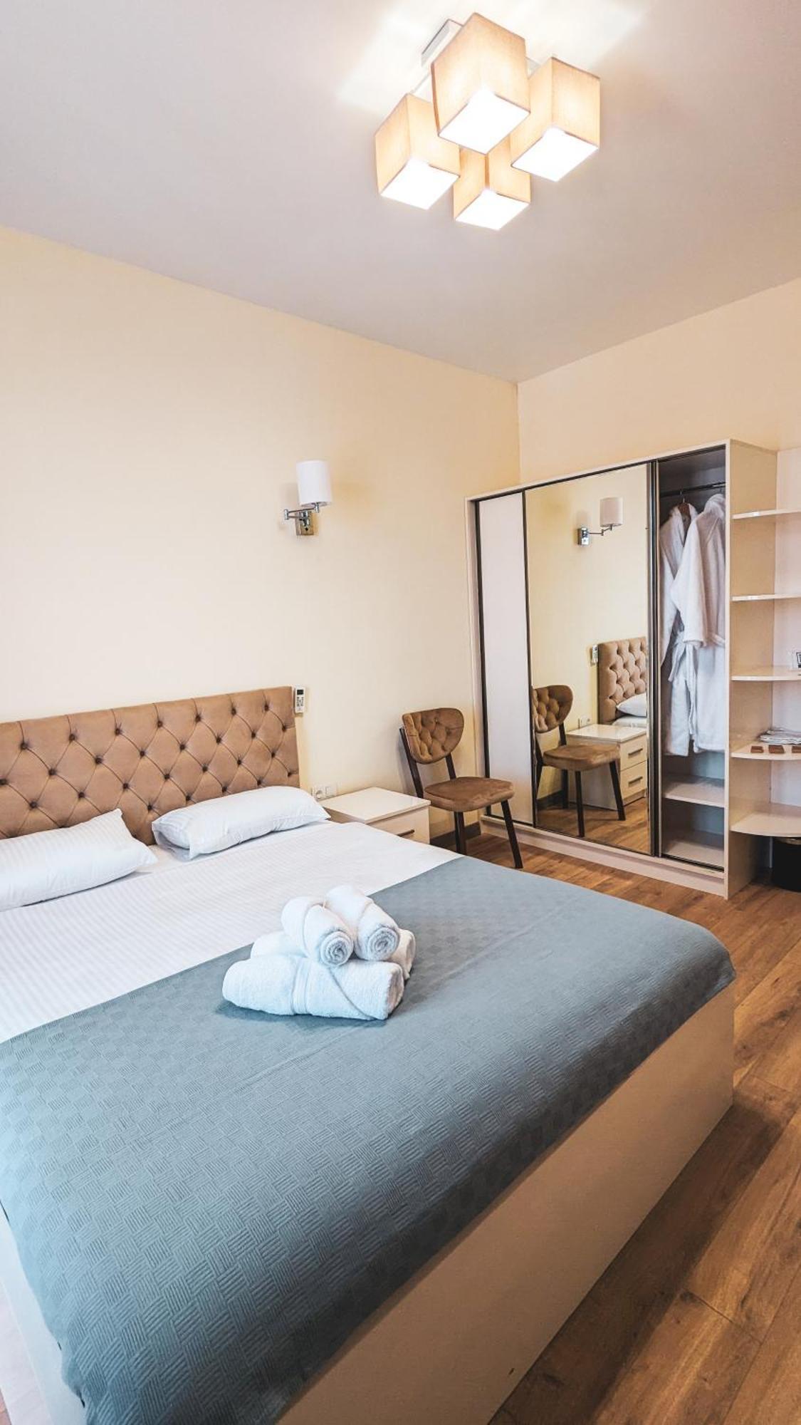 Gg Aparthotel Batumi Exteriör bild