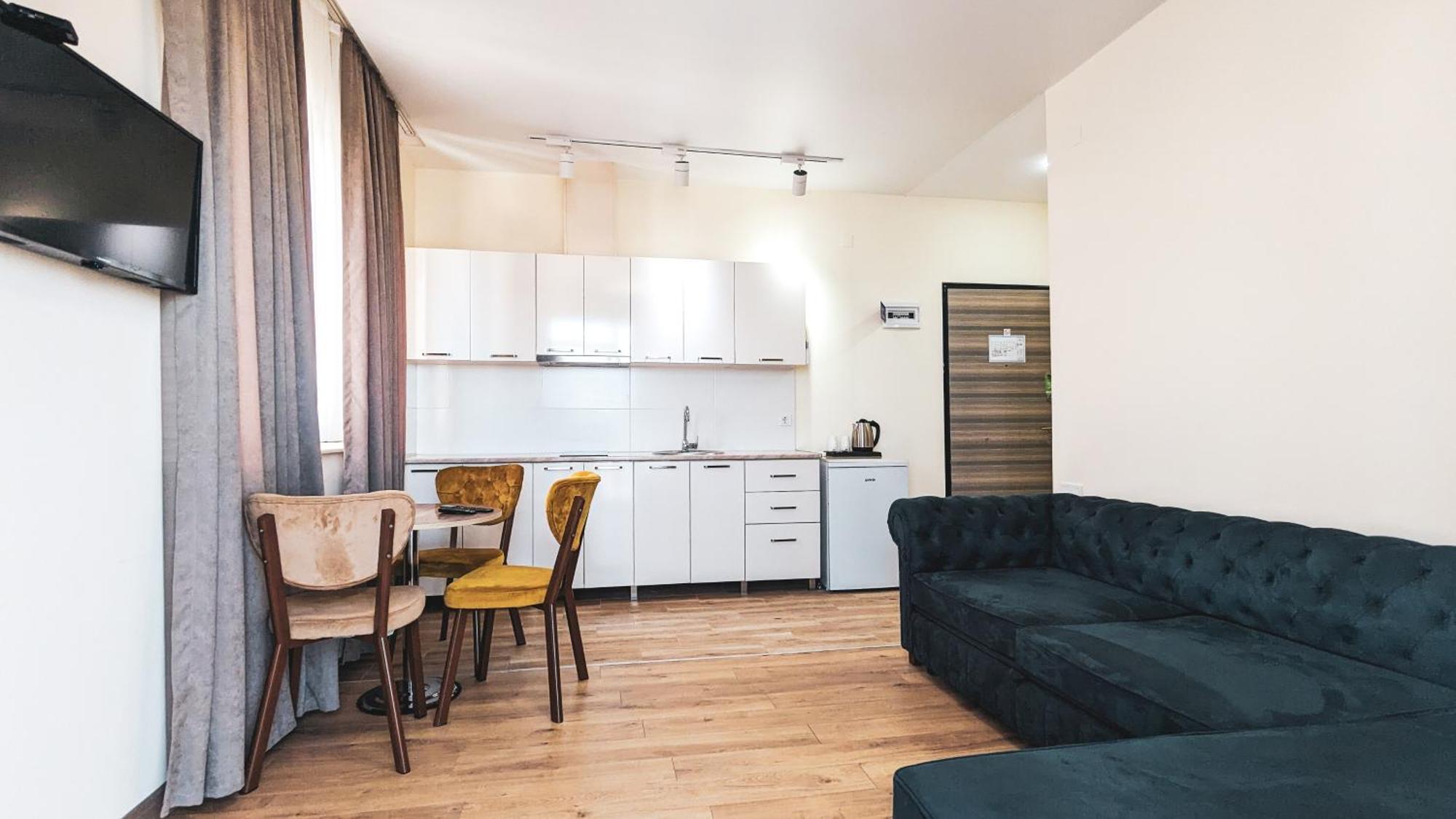 Gg Aparthotel Batumi Exteriör bild