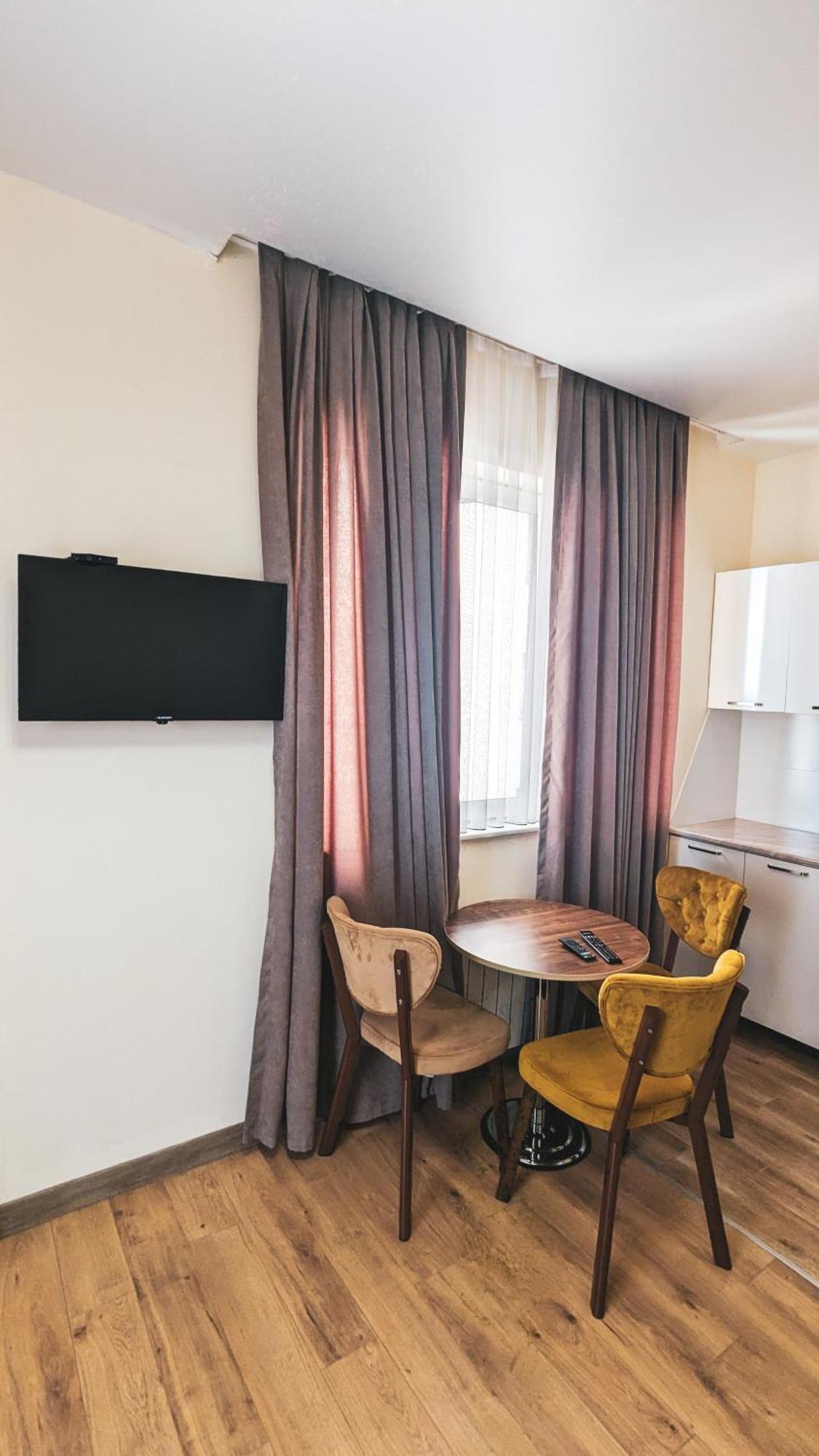 Gg Aparthotel Batumi Exteriör bild