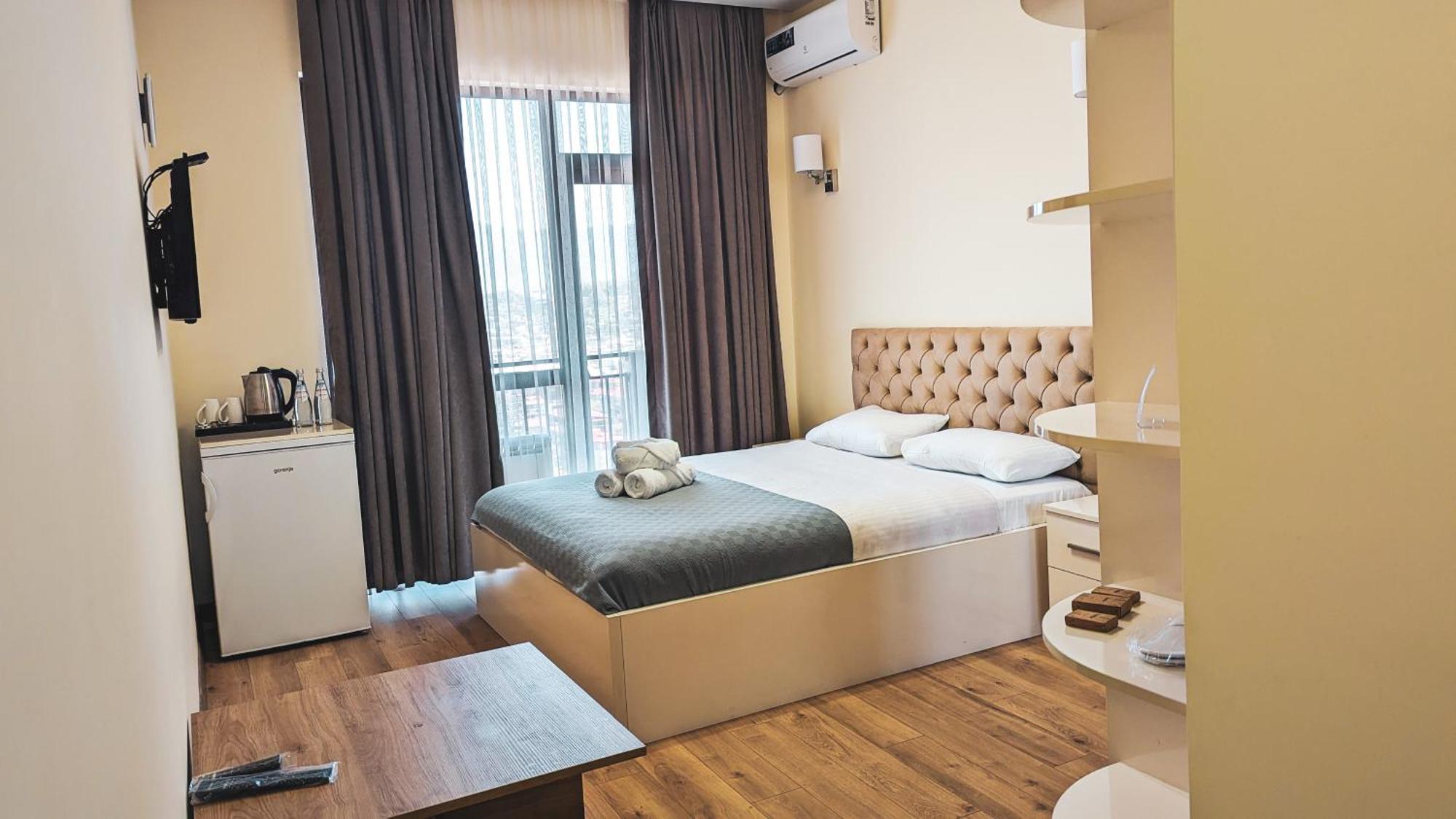 Gg Aparthotel Batumi Exteriör bild