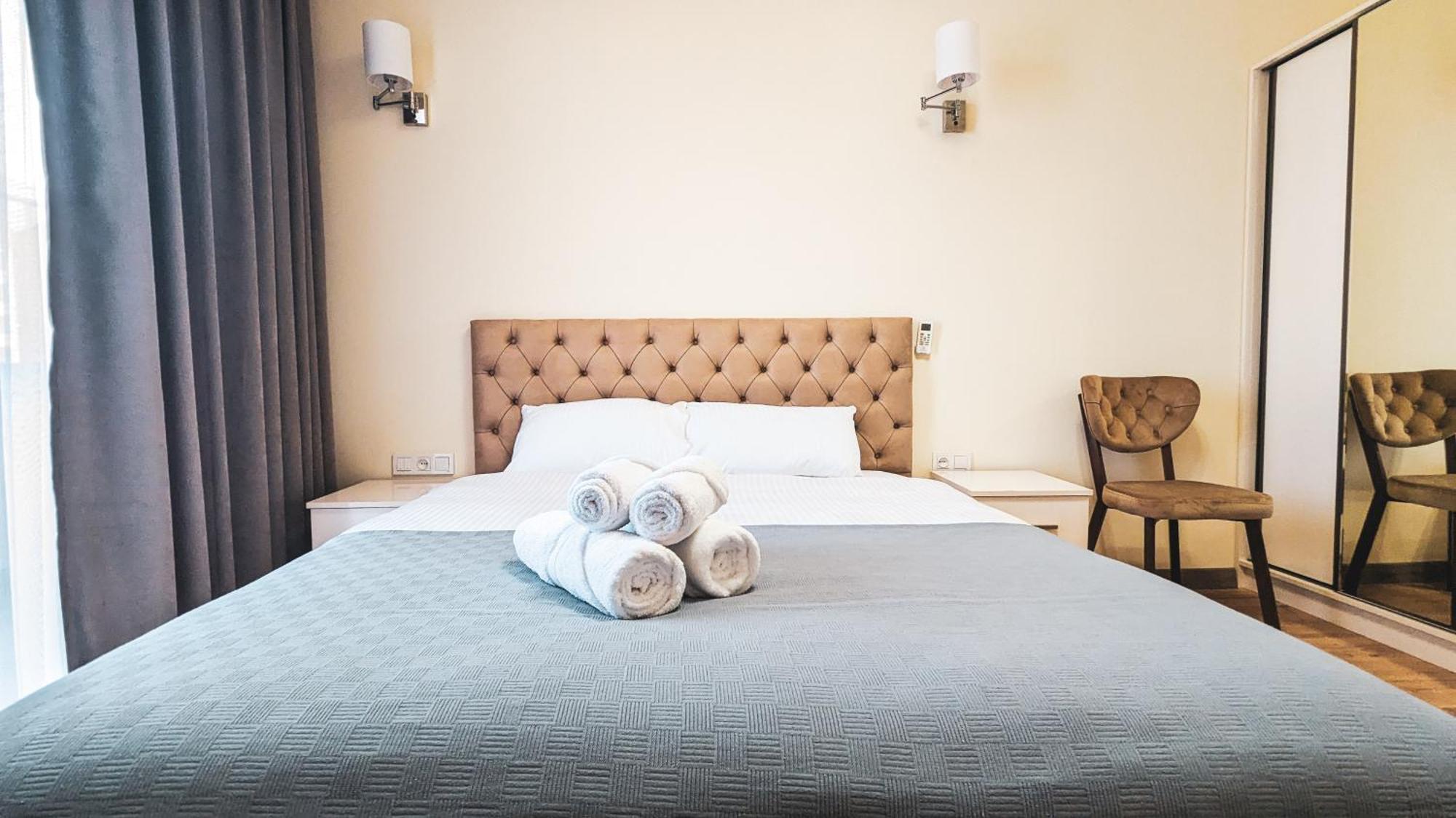 Gg Aparthotel Batumi Exteriör bild