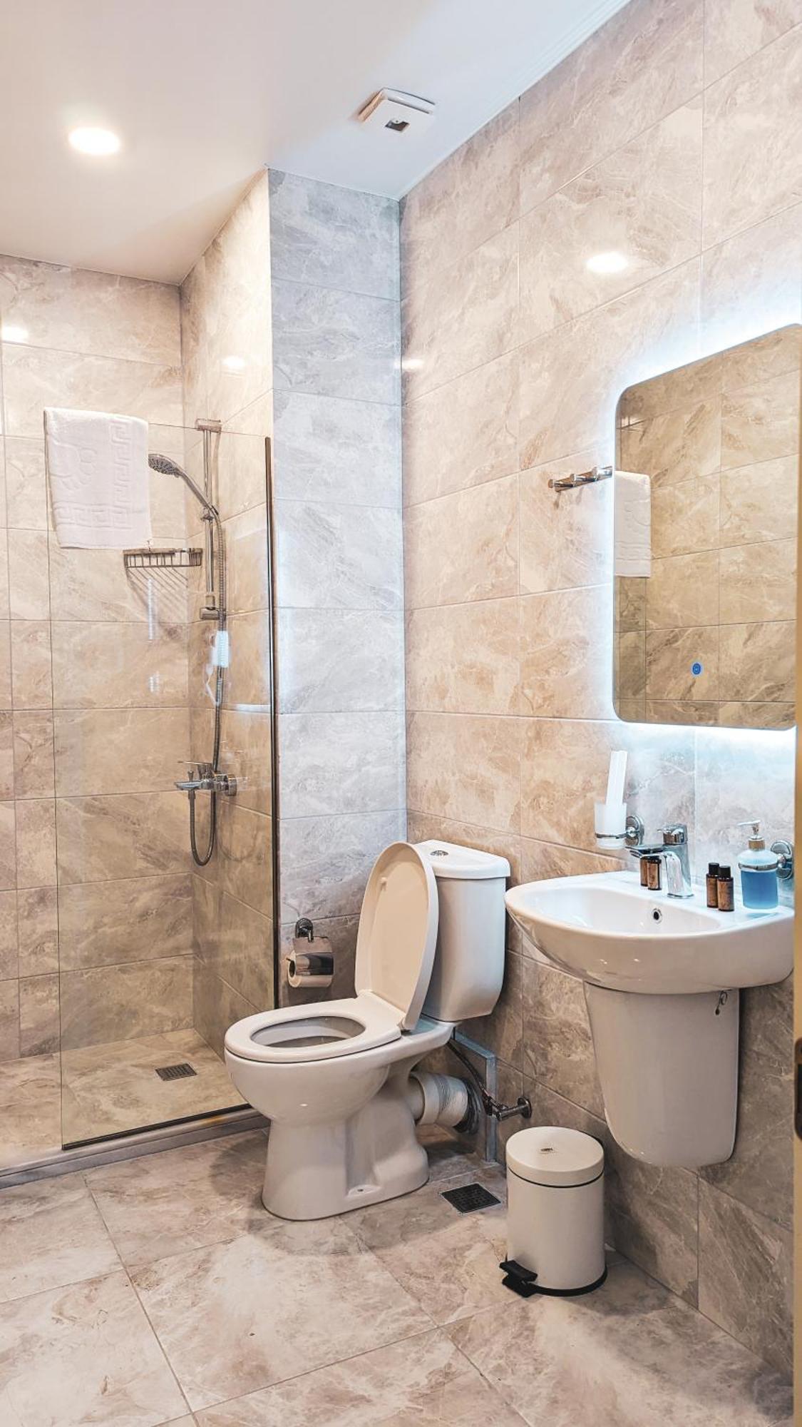 Gg Aparthotel Batumi Exteriör bild